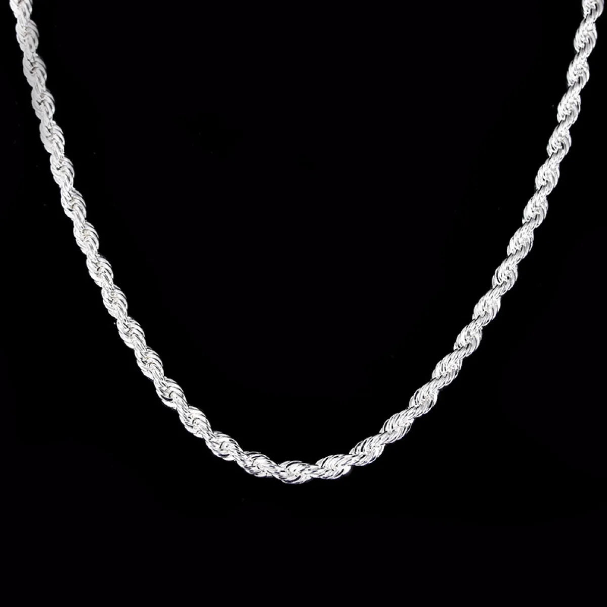Isla – Wavy Chain Necklace with Twisted Effect