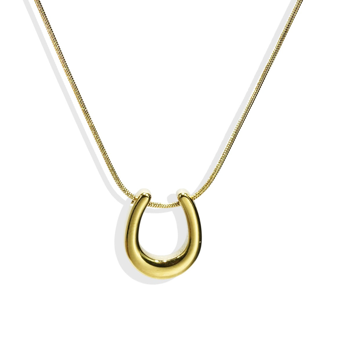 Caitlin – Gold-Plated Horseshoe Necklace as a Good Luck Charm