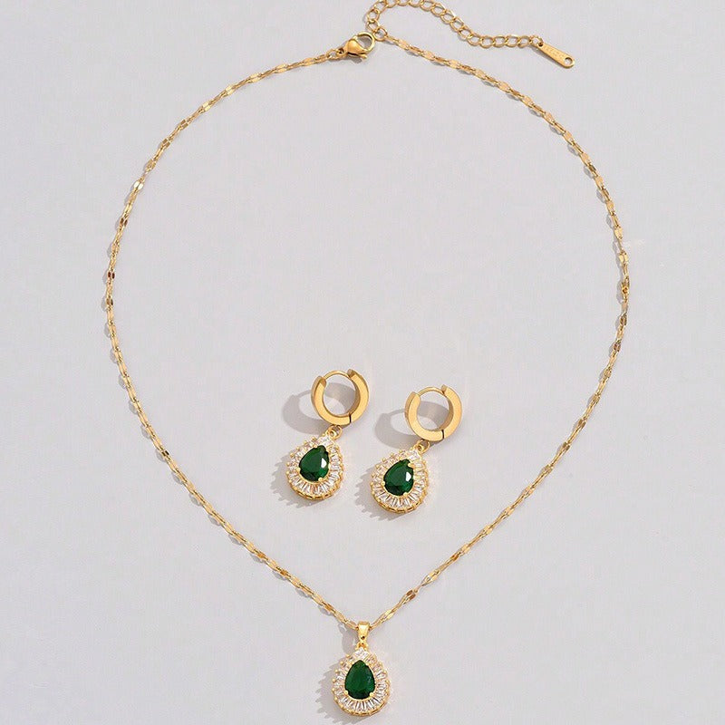 Rheya – Stylish Lysandelle Set crafted from Gold and Crystal