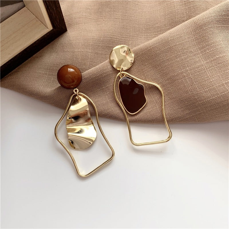 Rhia – Stud Earrings Featuring Hanging Asymmetrical Pendants