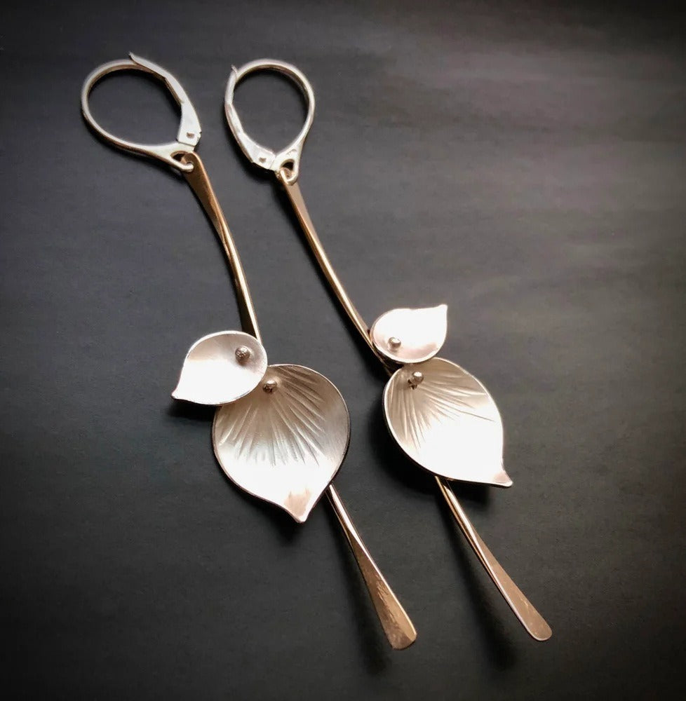 Alira – Vintage Leaf Earrings in Silver