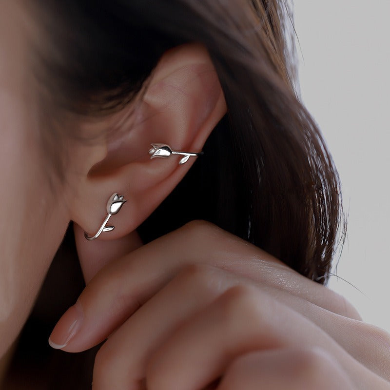 Isabelle – Stylish Hanging Tulip Earrings
