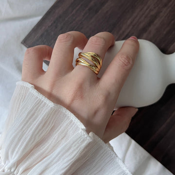 Riley – Geometric Ring for Romantic Love