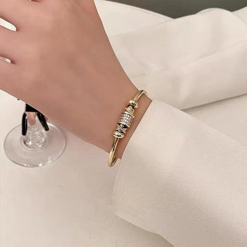 Amalia – Adjustable Bracelet with Golden Charms