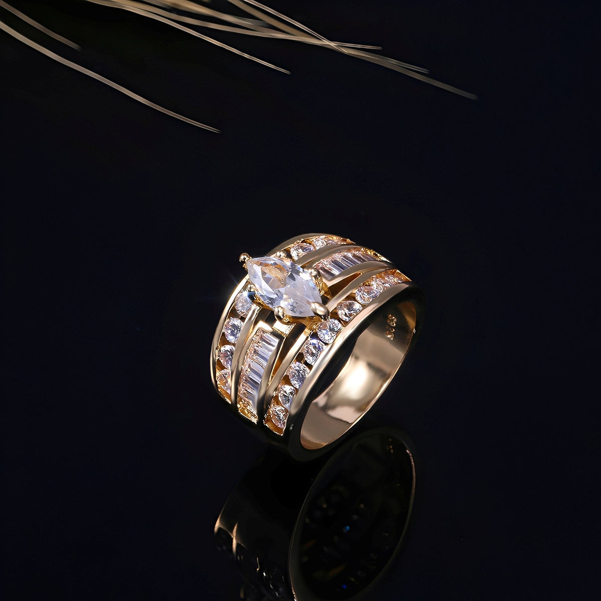 Tara – Ring in Bright Gold