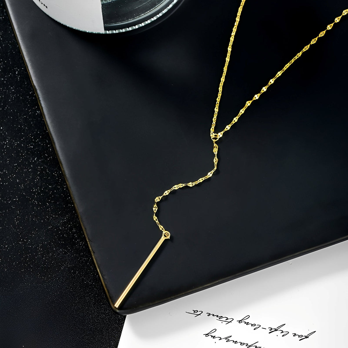 Zeinab – Chic Minimalist Necklace