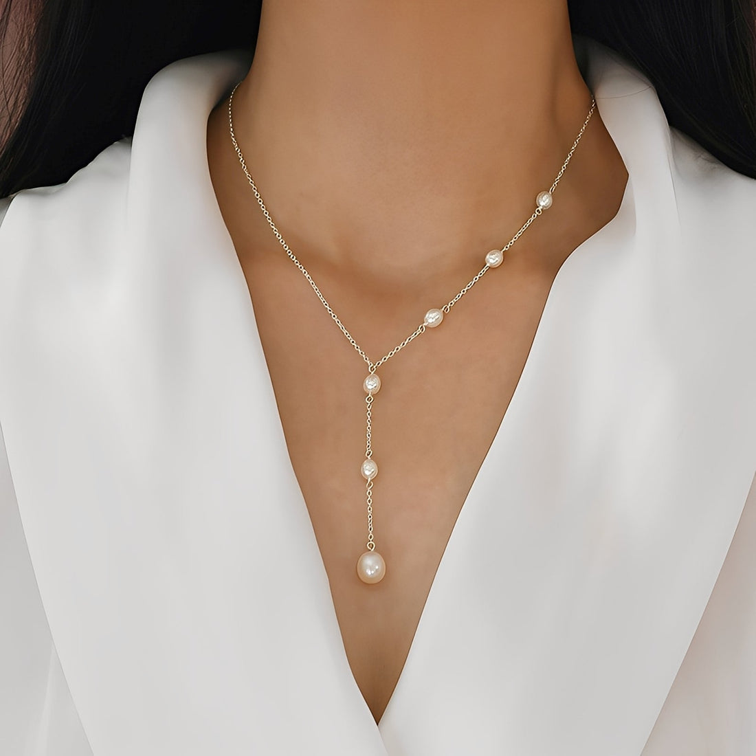Zeinab – Vintage Necklace with Bead Pendant