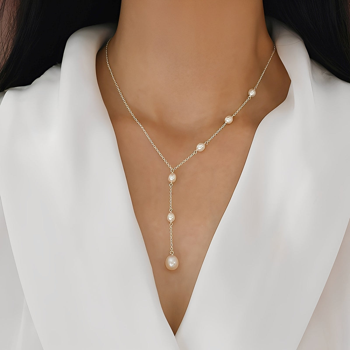 Zeinab – Vintage Necklace with Bead Pendant