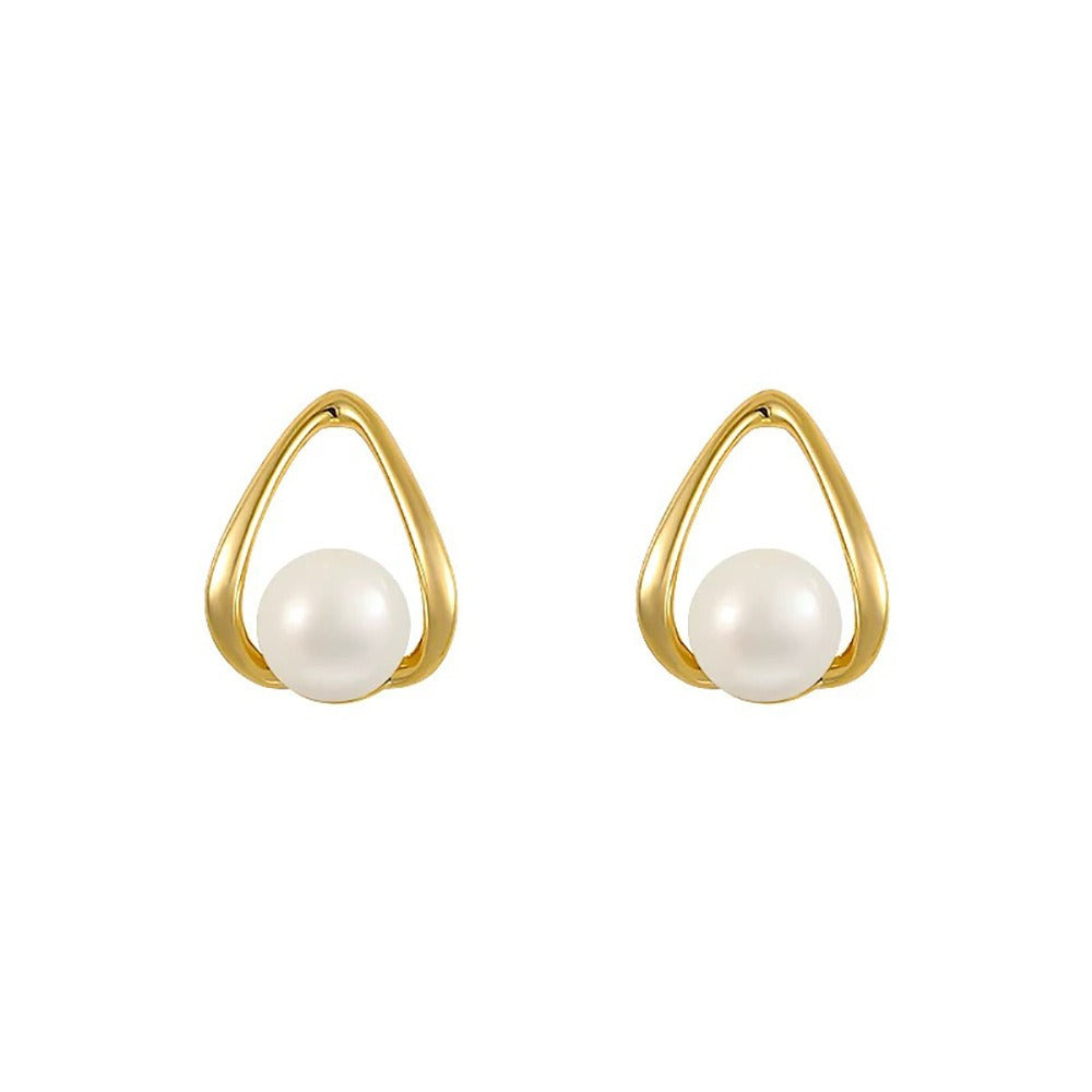 Geah – Earrings Featuring Hollow Golden Pearls