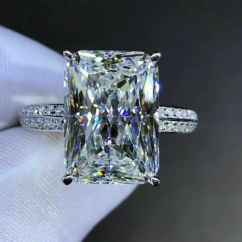 Jade – Ring featuring Large Zircon