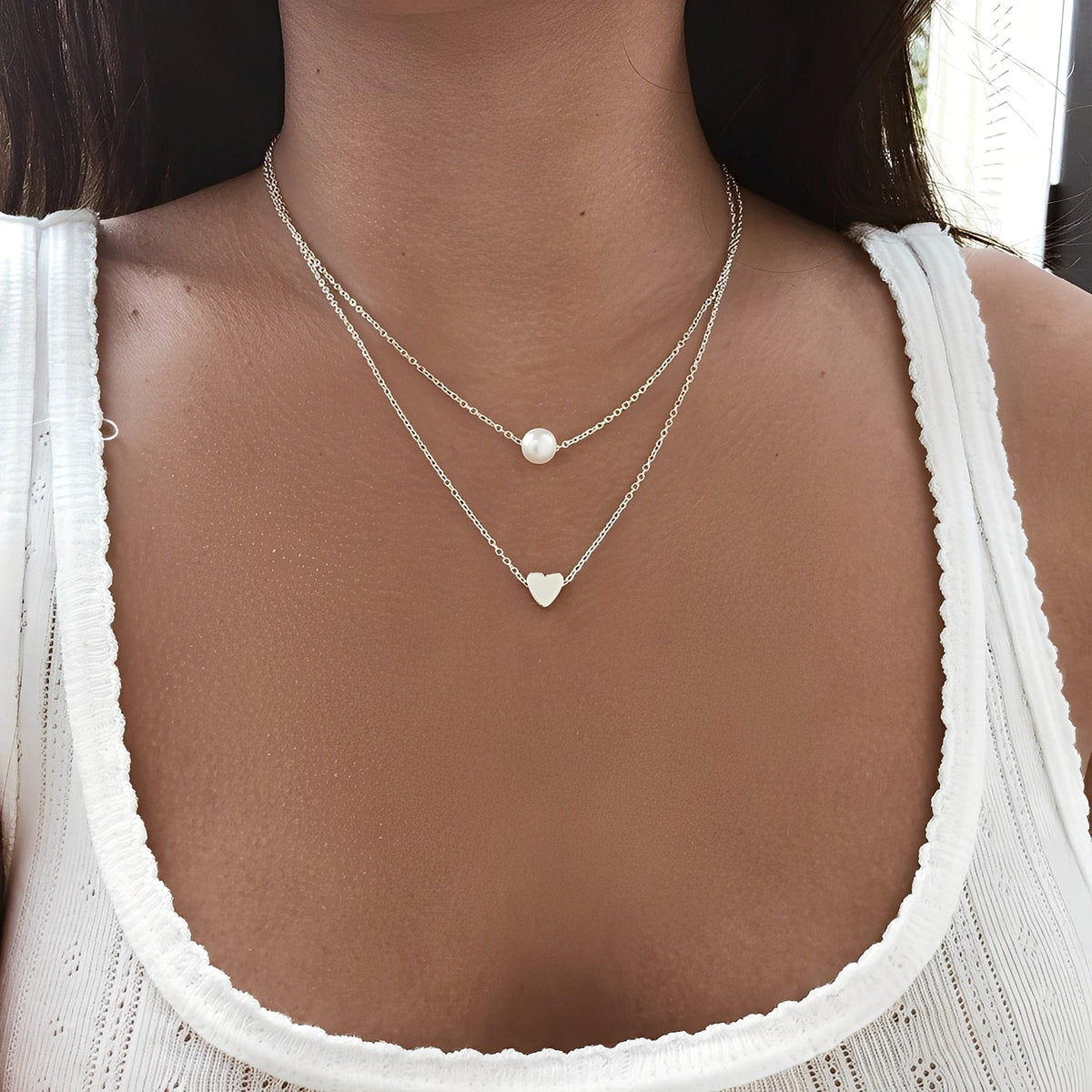 Julia – Chic Necklace with Pearls and Hearts