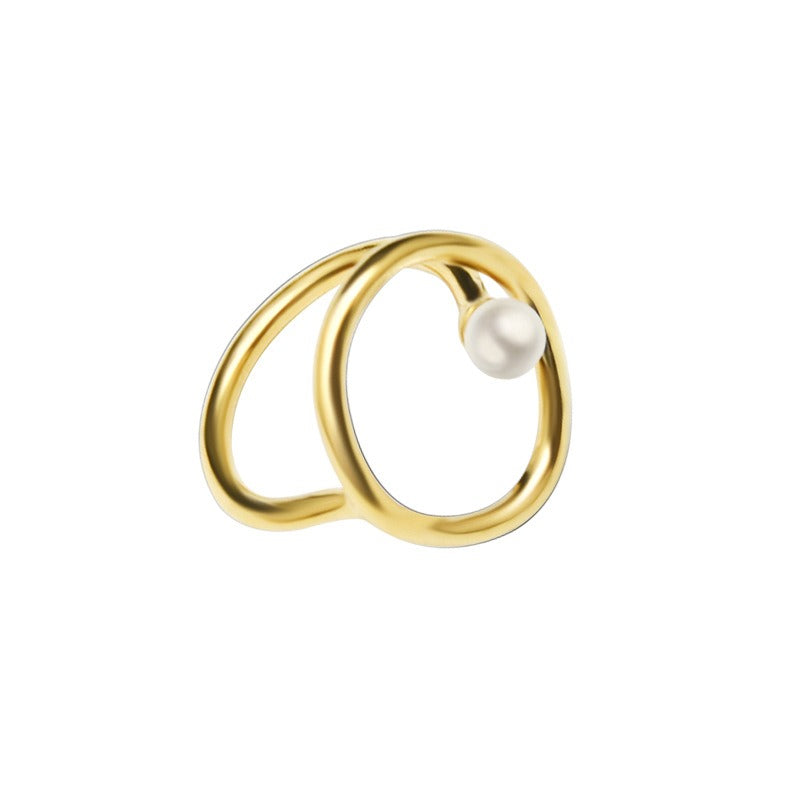 Rana – Gold Ring Featuring Oval Pearl