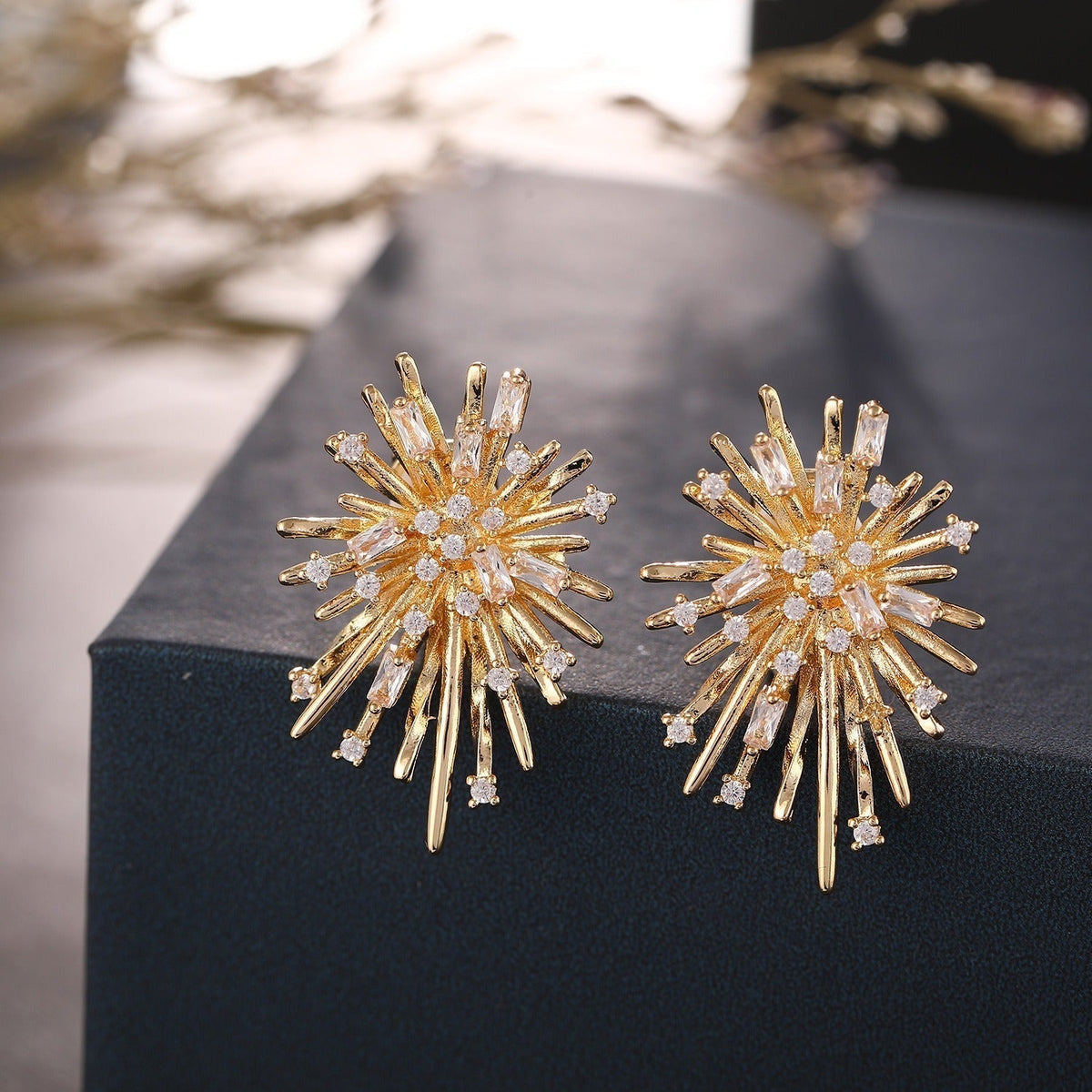 Lea – Clip Earring Zircon Firebolt