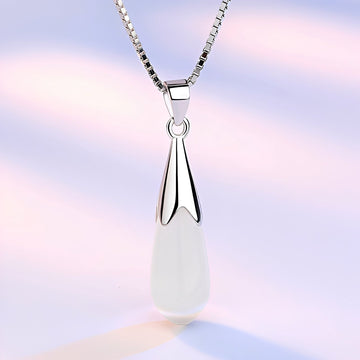 Adele – Elegant Pendant Moonstone