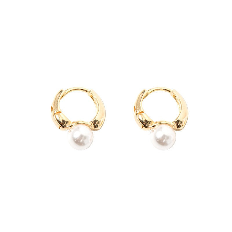 Maelle – Gold Earrings featuring a Single Pearl