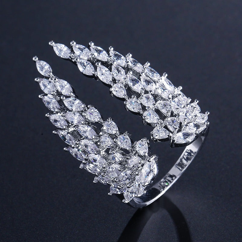 Isaline – Ring Featuring Angel Wings Crafted from Silver