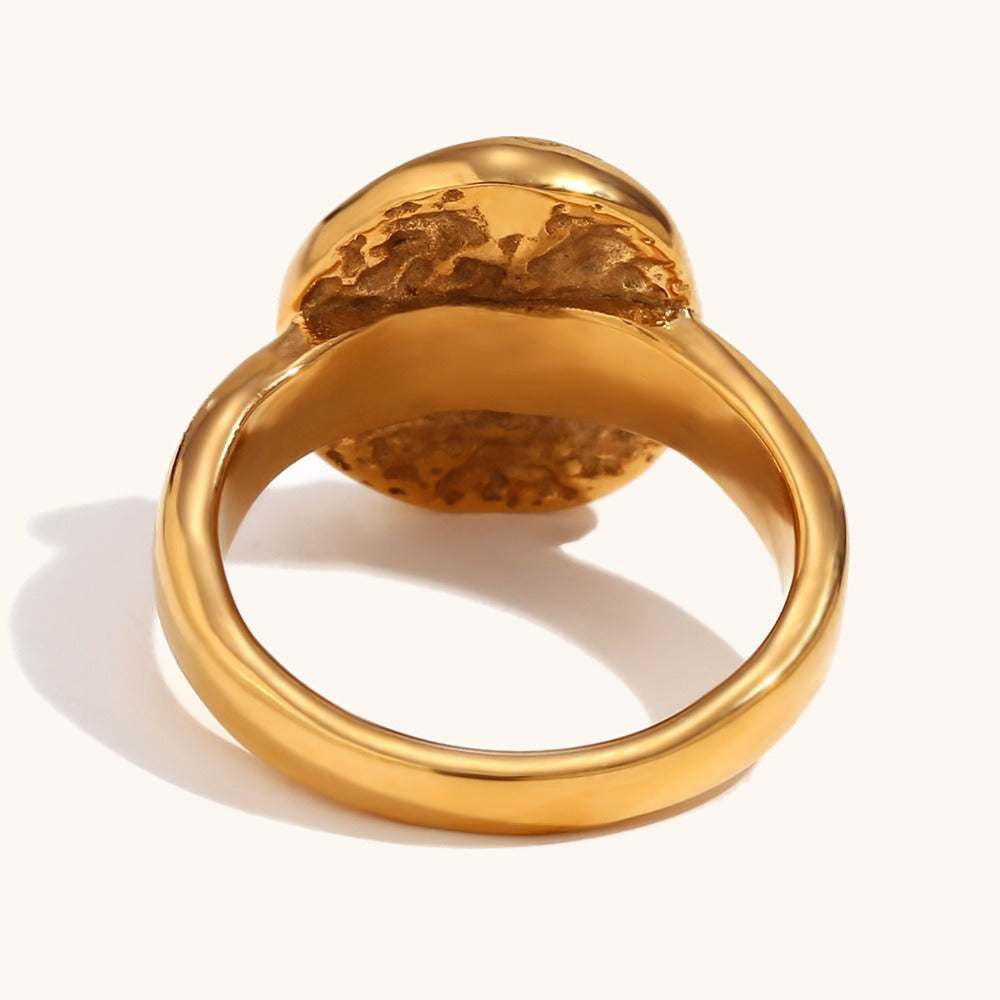 Solenya – Ring Featuring Crystal Gold Sun-Moon Design