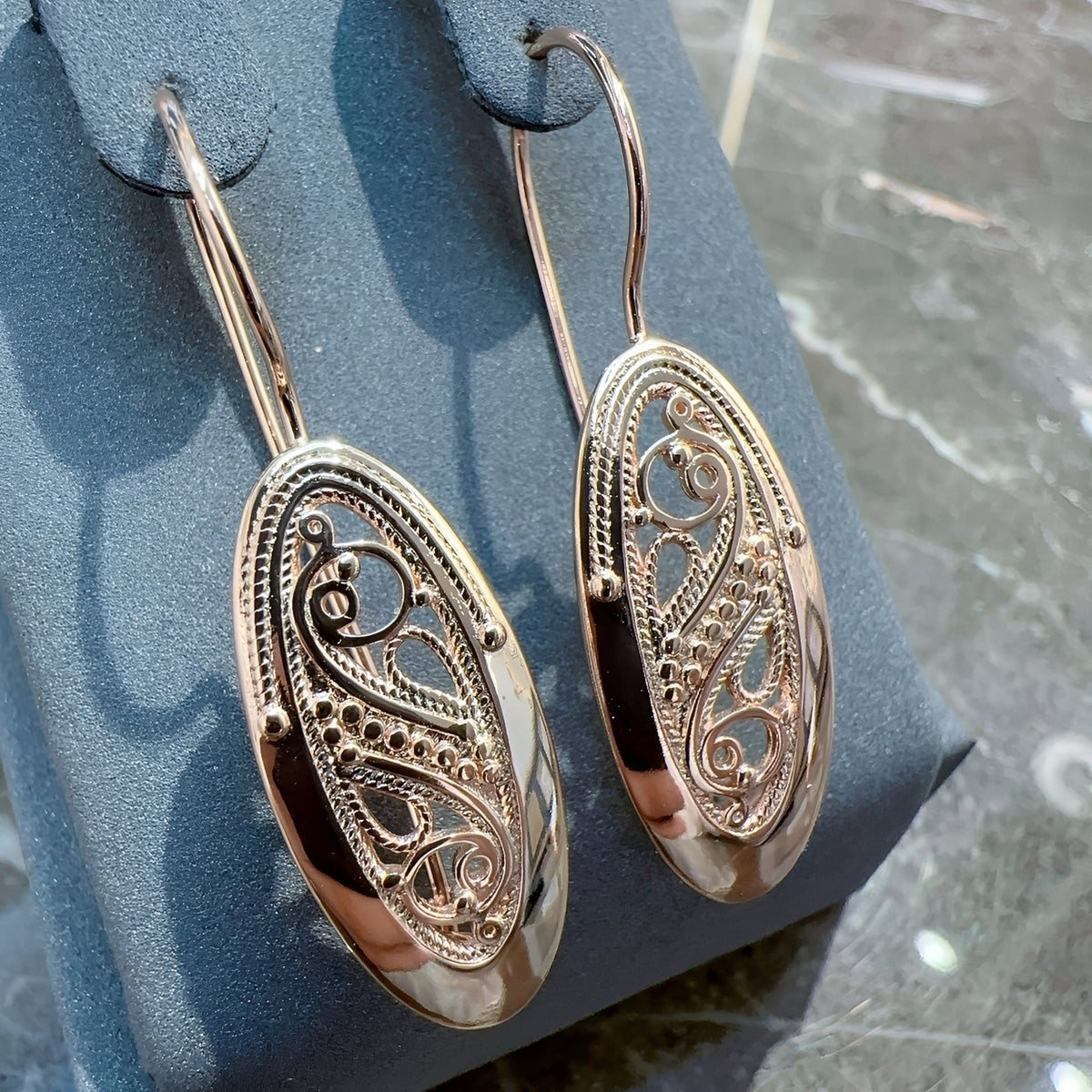 Salma – Chic Hollow Earrings