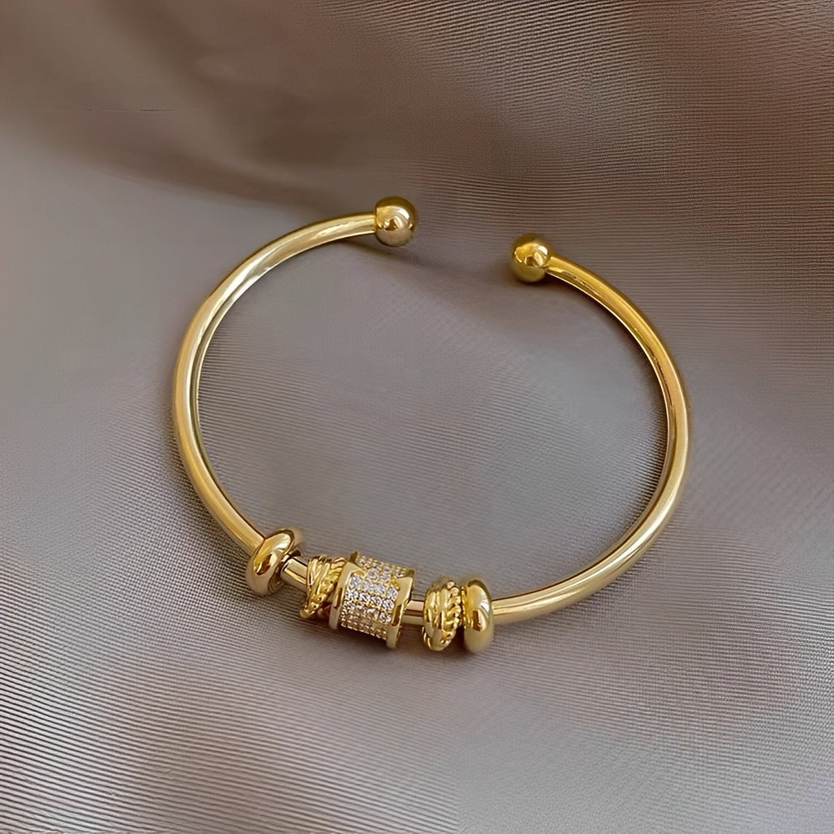 Ella – Adjustable Bracelet with Golden Charms