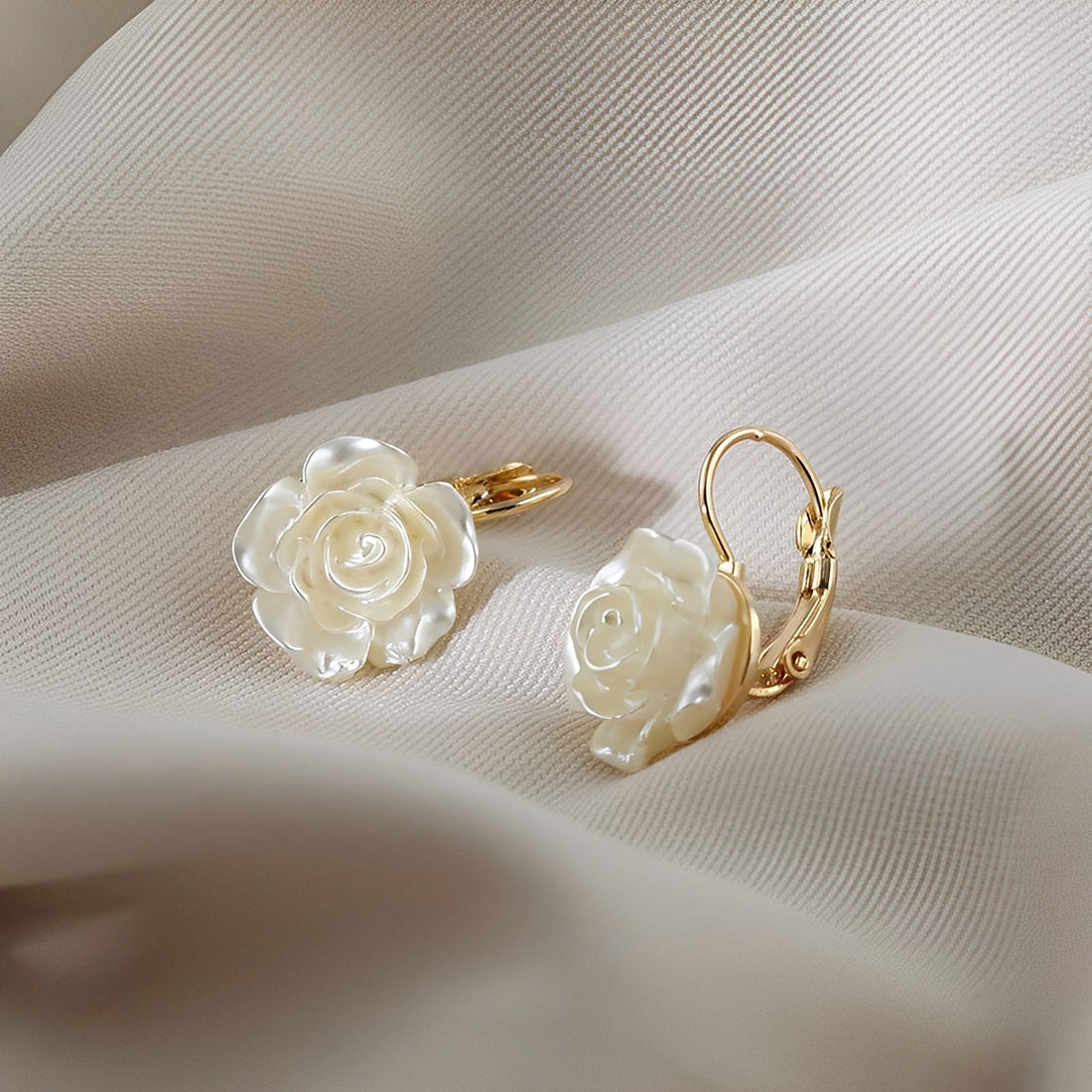 Kylie – Chic Rose Earrings