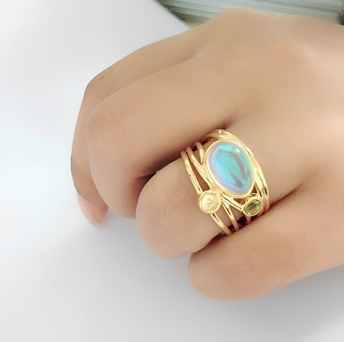Miranda – Classic Ring featuring Blue Moonstone