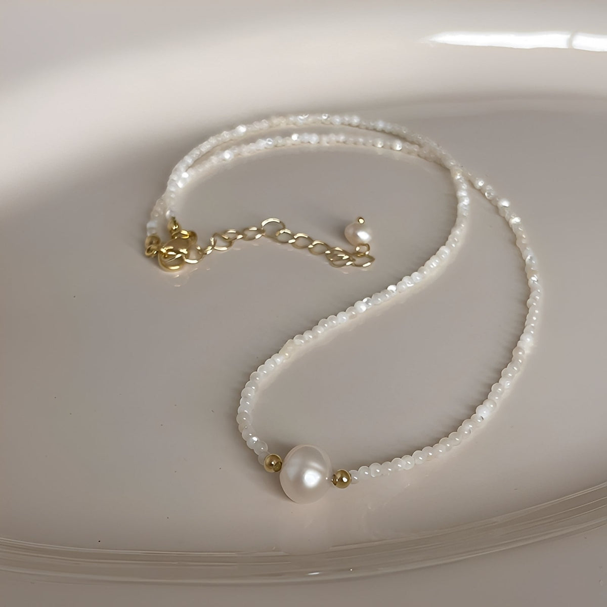 Claire – Chic pearl necklace