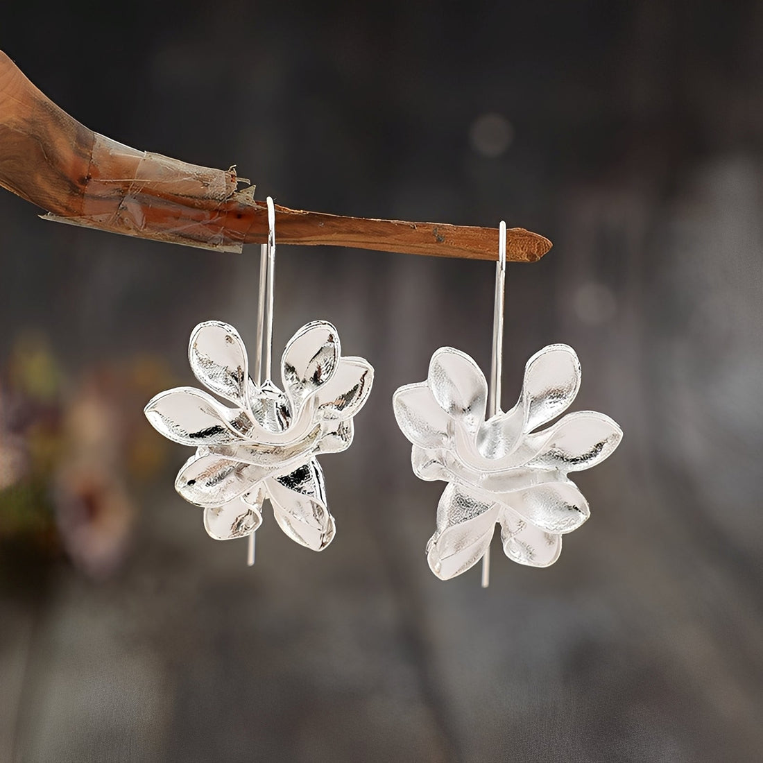 Chary – Vintage Silver Flower Earrings