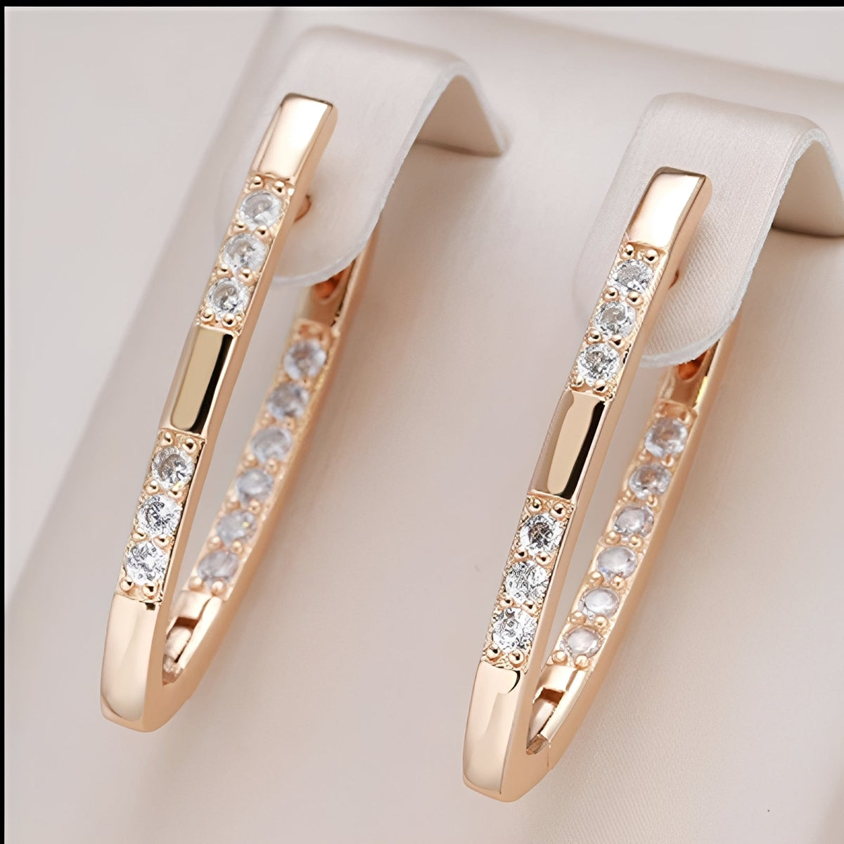 Cleah – Stylish Earrings made of Gold-plated Zirconia