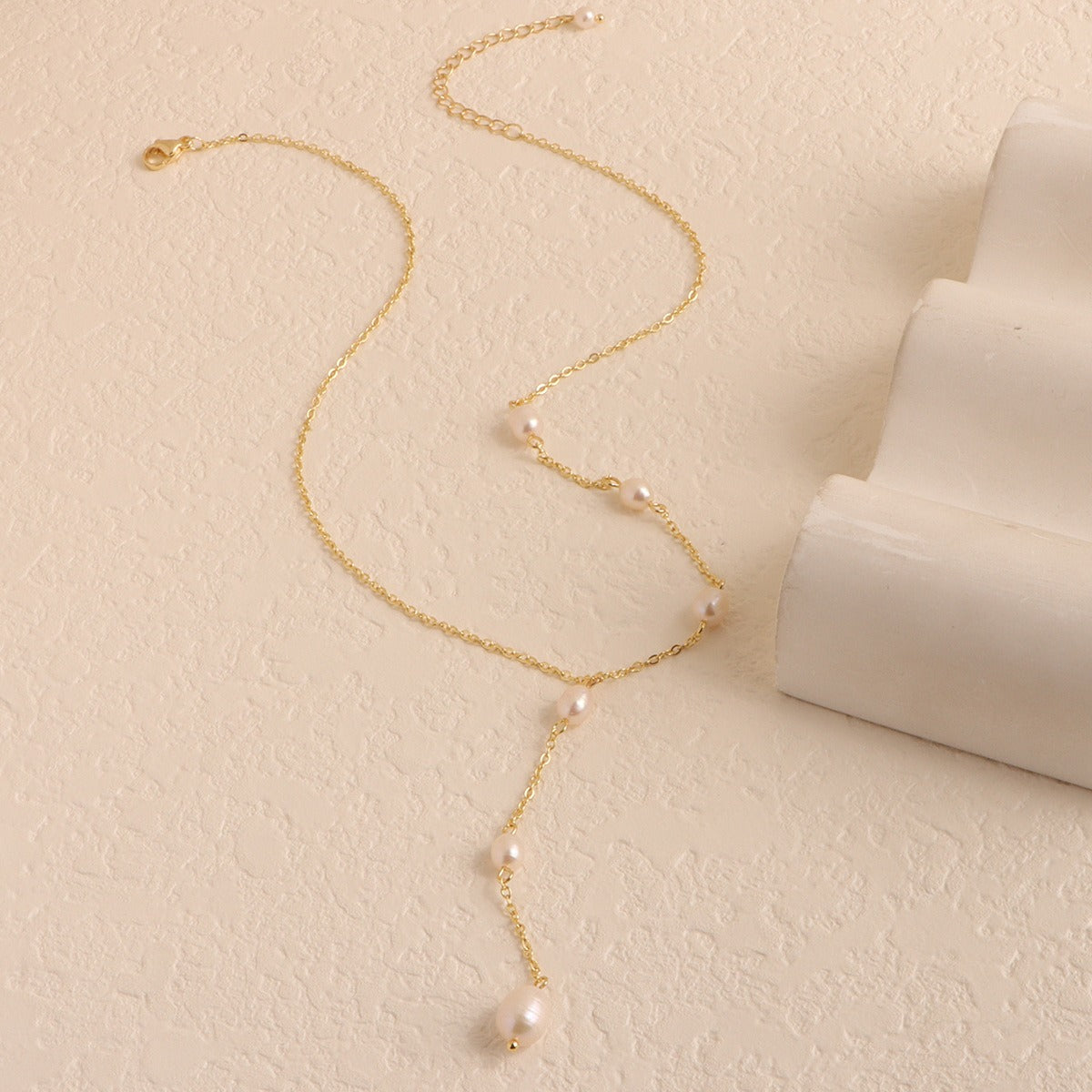 Kayla – Classic Necklace with Pearl Pendant