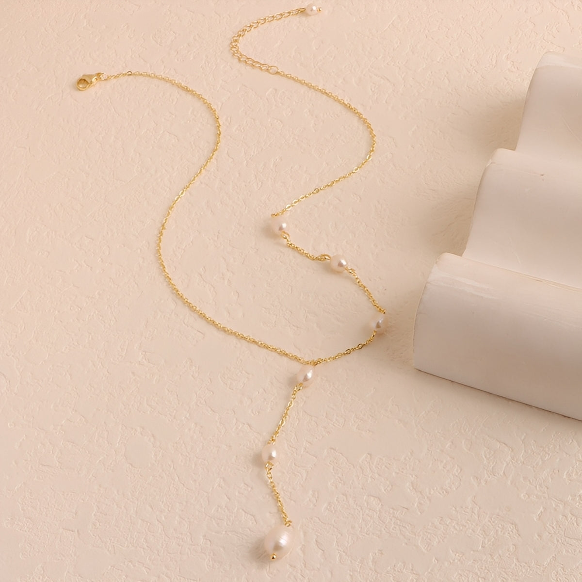 Zeinab – Vintage Necklace with Bead Pendant