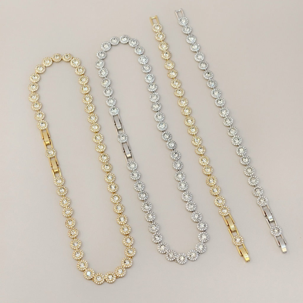Victoria – Necklace and Bracelet Featuring Shimmering Round Button