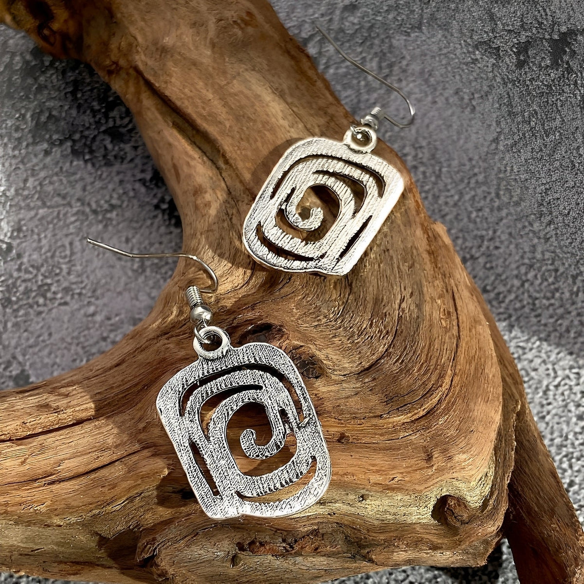 Kaia – Boho Style Earrings in Silver with Spiral Design