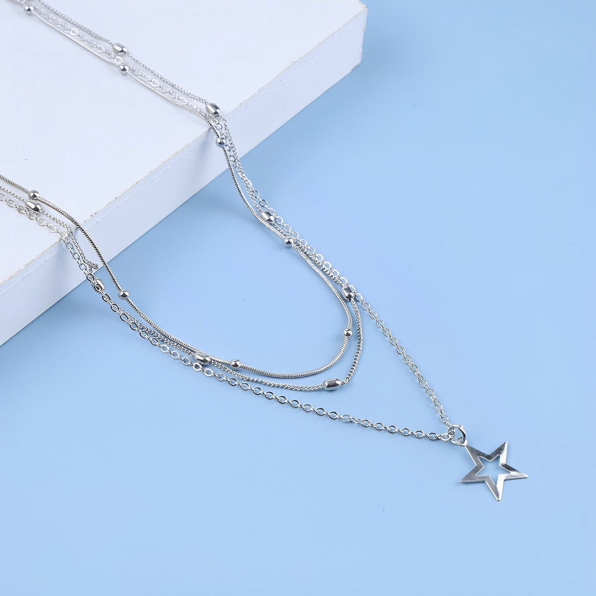 Elly – Vintage Silver Necklace Featuring Star