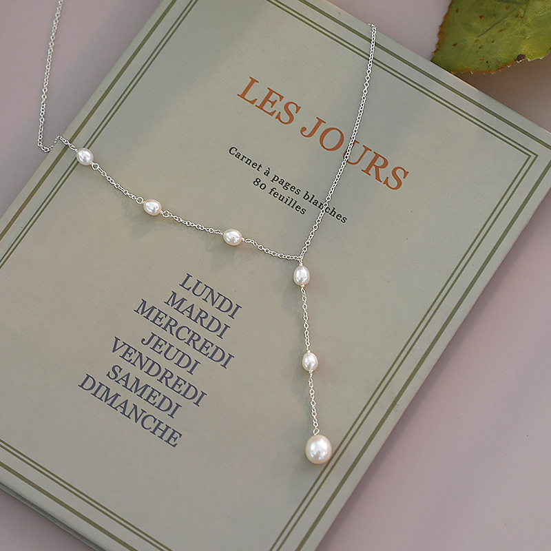 Kayla – Classic Necklace with Pearl Pendant