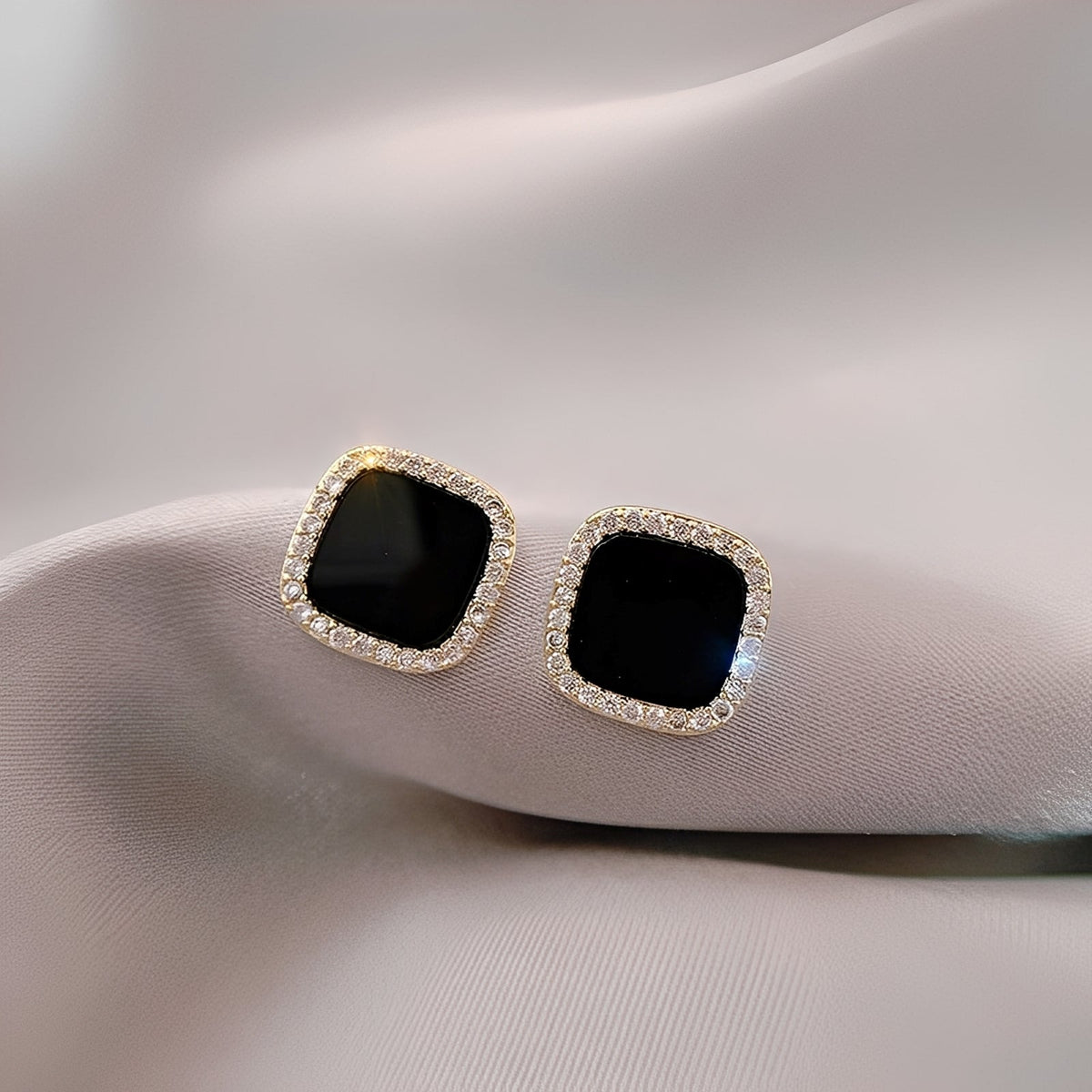 Catherine – Earrings featuring Onyx and Eternal Diamonds