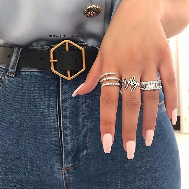 Ailee – Spiral Ring with Crystals