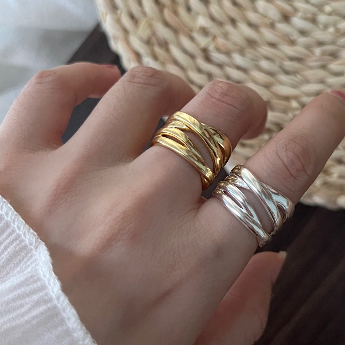 Riley – Geometric Ring for Romantic Love