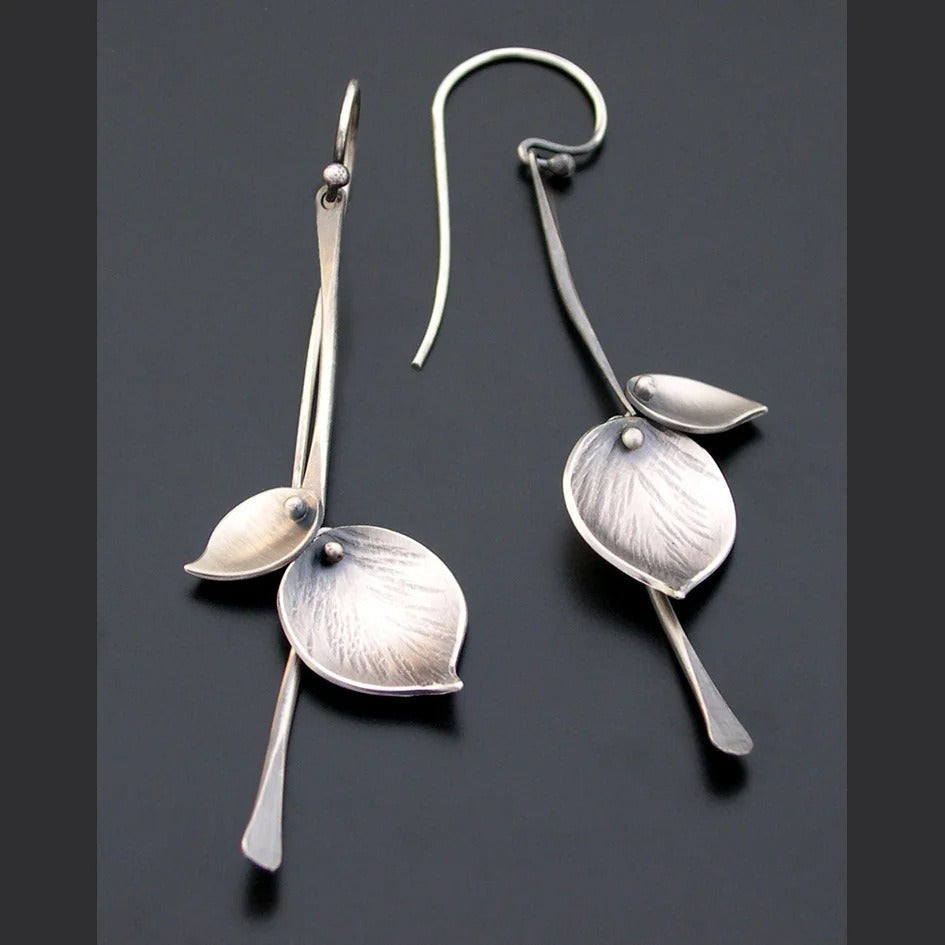 Alira – Vintage Leaf Earrings in Silver