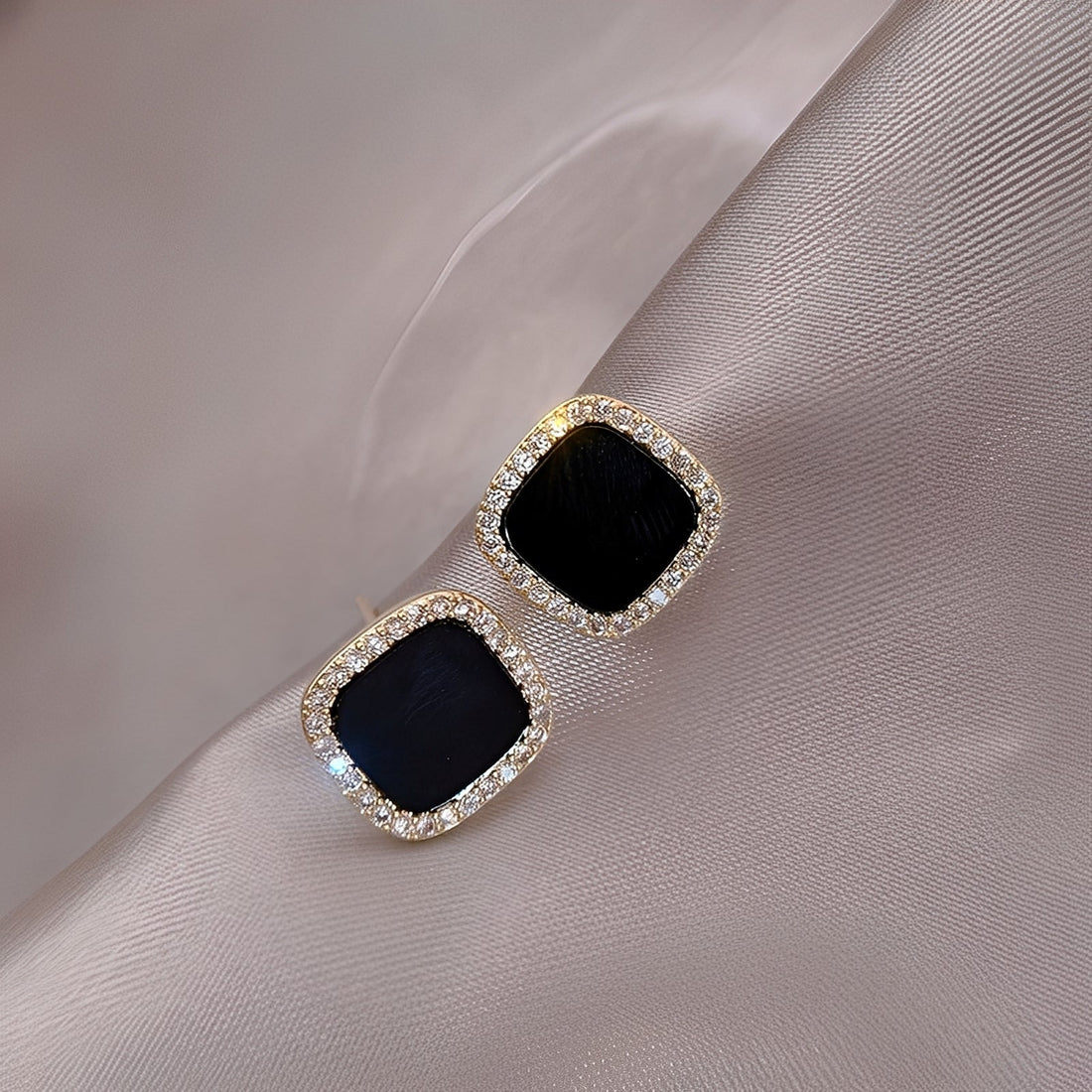 Catherine – Earrings featuring Onyx and Eternal Diamonds