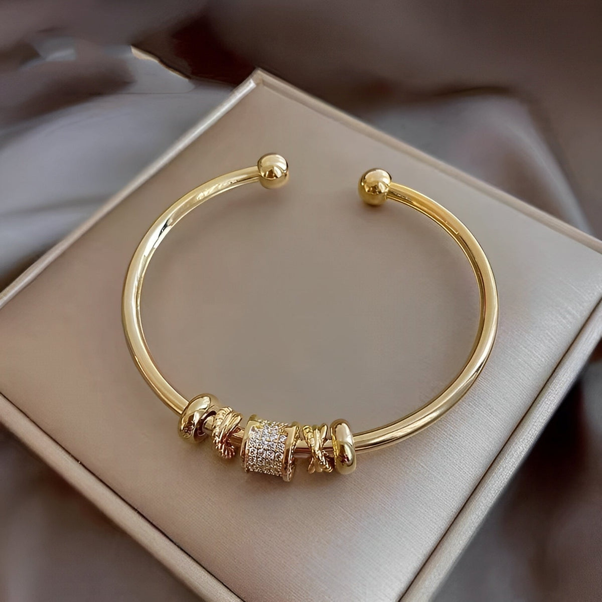 Ella – Adjustable Bracelet with Golden Charms
