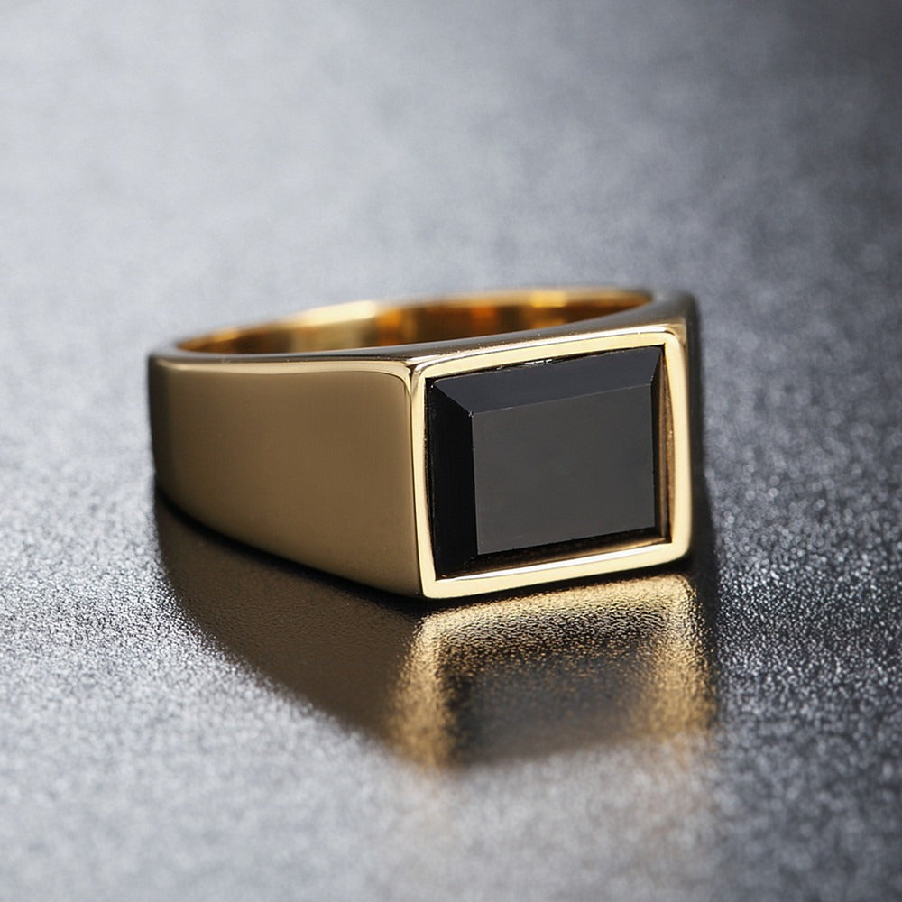 Daro – Men's Signet Ring Featuring Black Stone