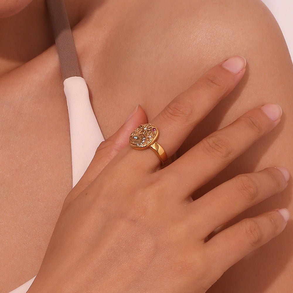 Solenya – Ring Featuring Crystal Gold Sun-Moon Design