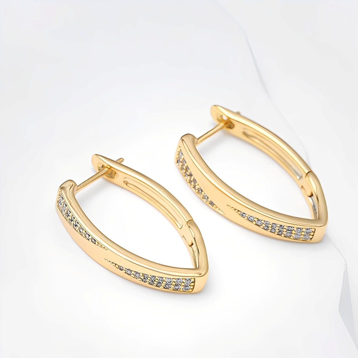 Sophie – Earrings Crafted from Gold and Gemstones