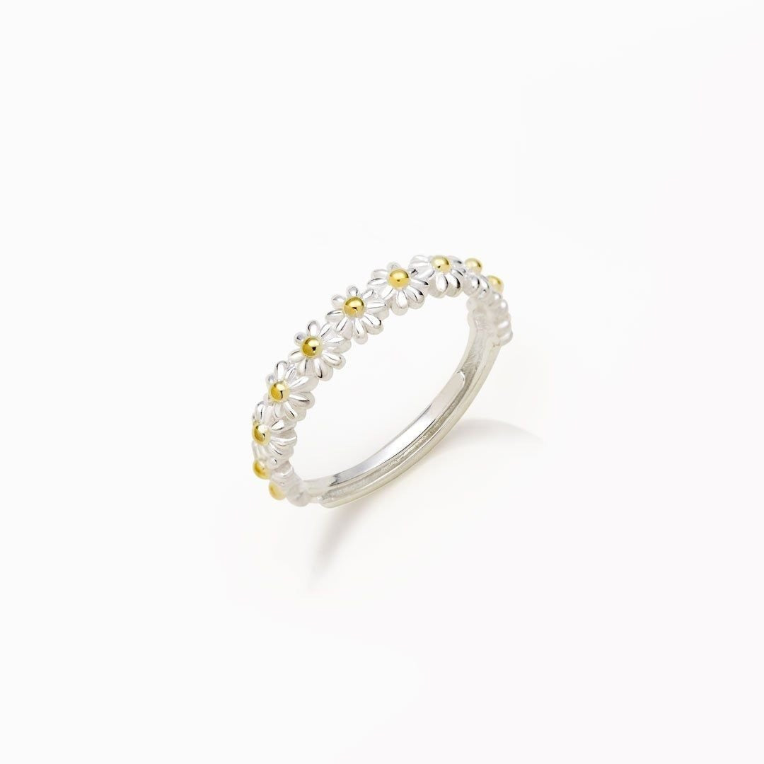 Dahliana – Daisy Ring in Adjustable Silver with Hand-Painted Enamel