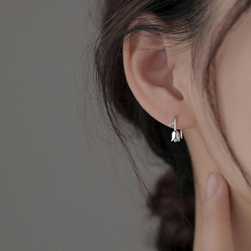 Isabelle – Stylish Hanging Tulip Earrings