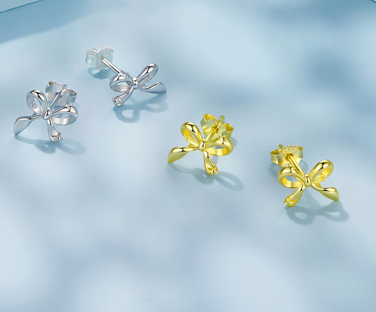 Lunea – Mini Star Knot Stud Earrings