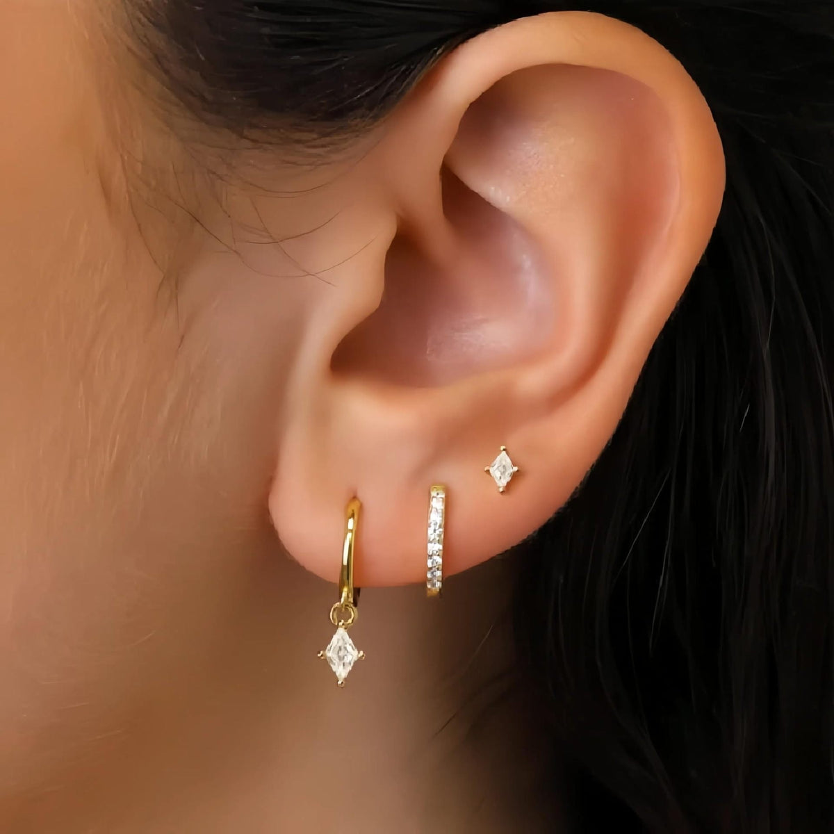 Azaria – Set with Earrings and Diamond Pendant