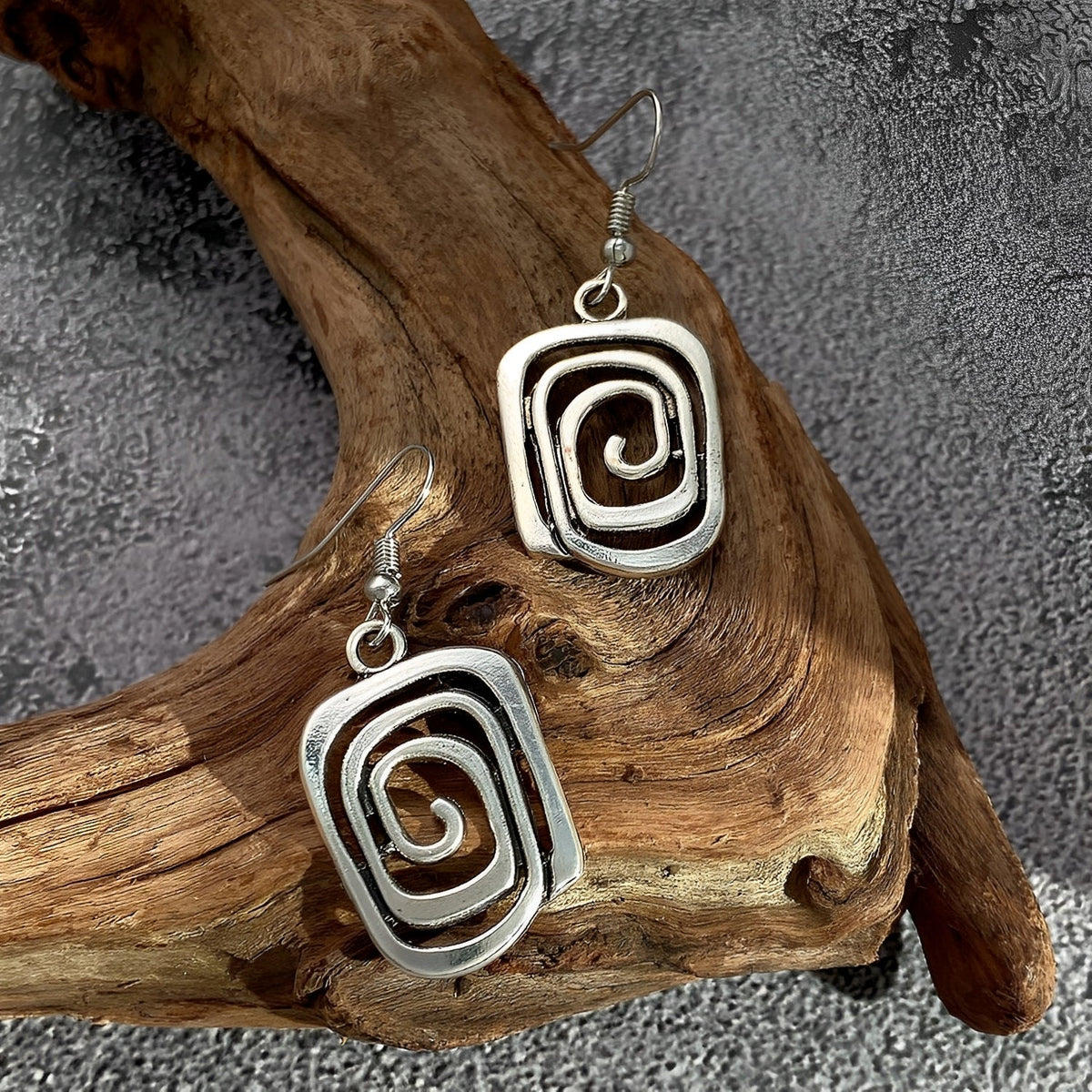 Kaia – Boho Style Earrings in Silver with Spiral Design