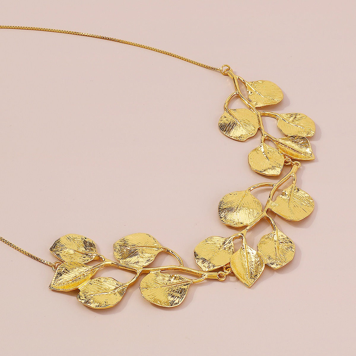 Mitena – Necklace Crafted from Metal in Leaf Design