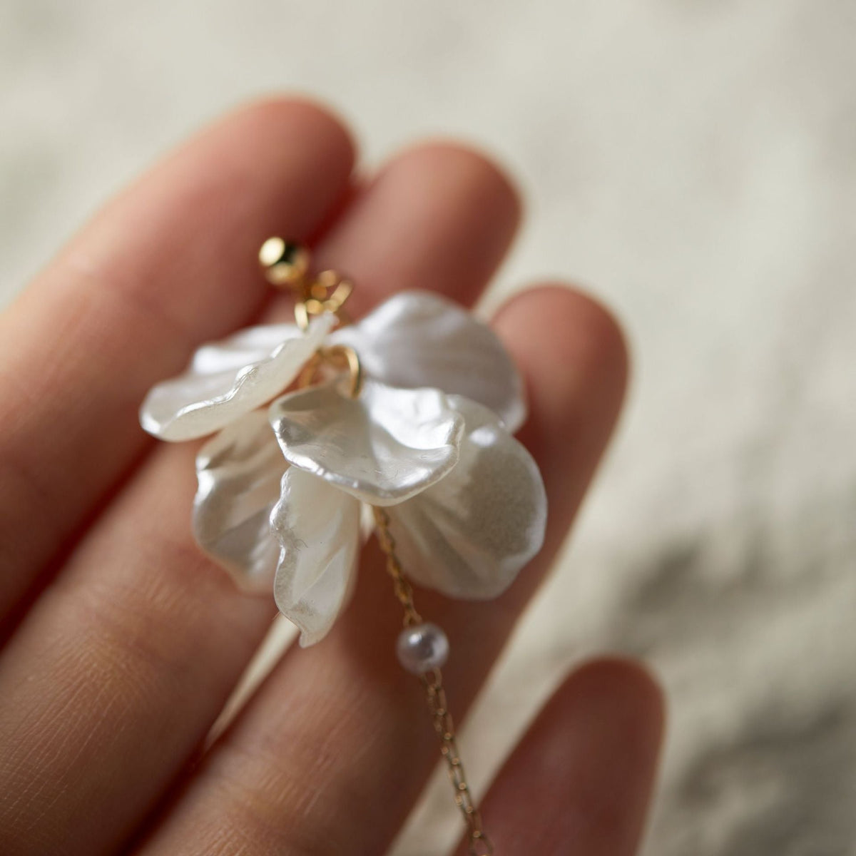 Rhia – Earrings featuring fairy-like petals, pearls and tassels
